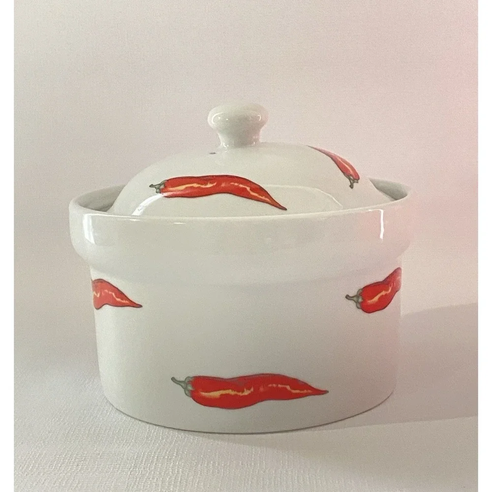 CORDON BLEU 1995 RED CHILI PEPPERS CASSEROLE DISH WITH LID 1 QUART OVEN SAFE